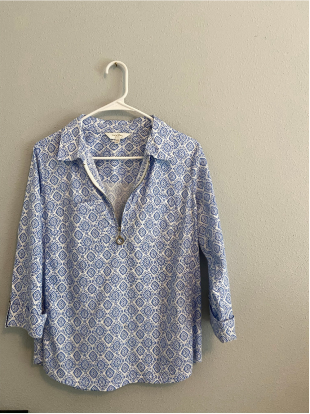 Blue and white paisley, print blouse, 3/4sleeves, quarter zip, Petite Medium